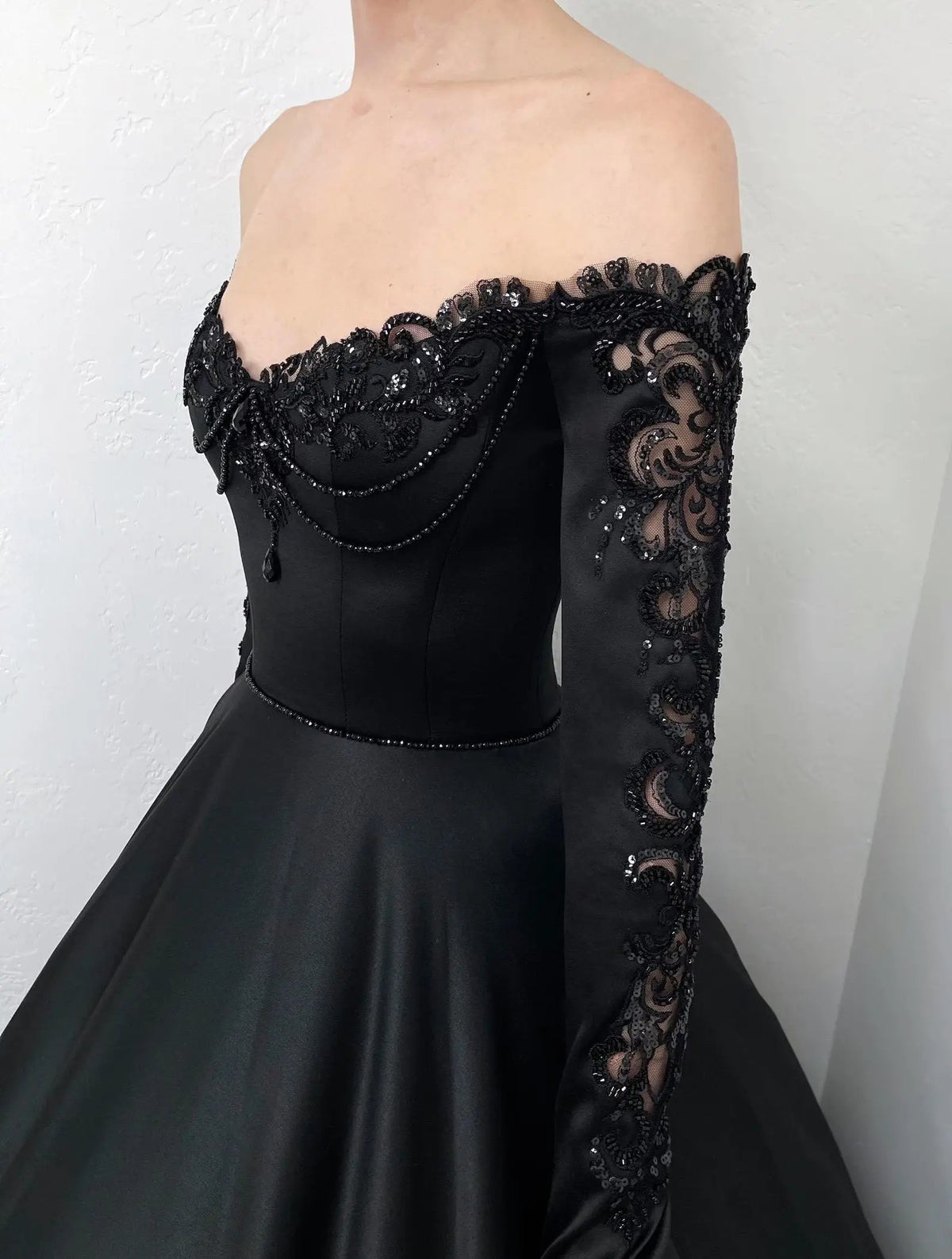 Black Luxury Gothic Wedding Dress Heavy Beading Lace Ball Gown ZP198