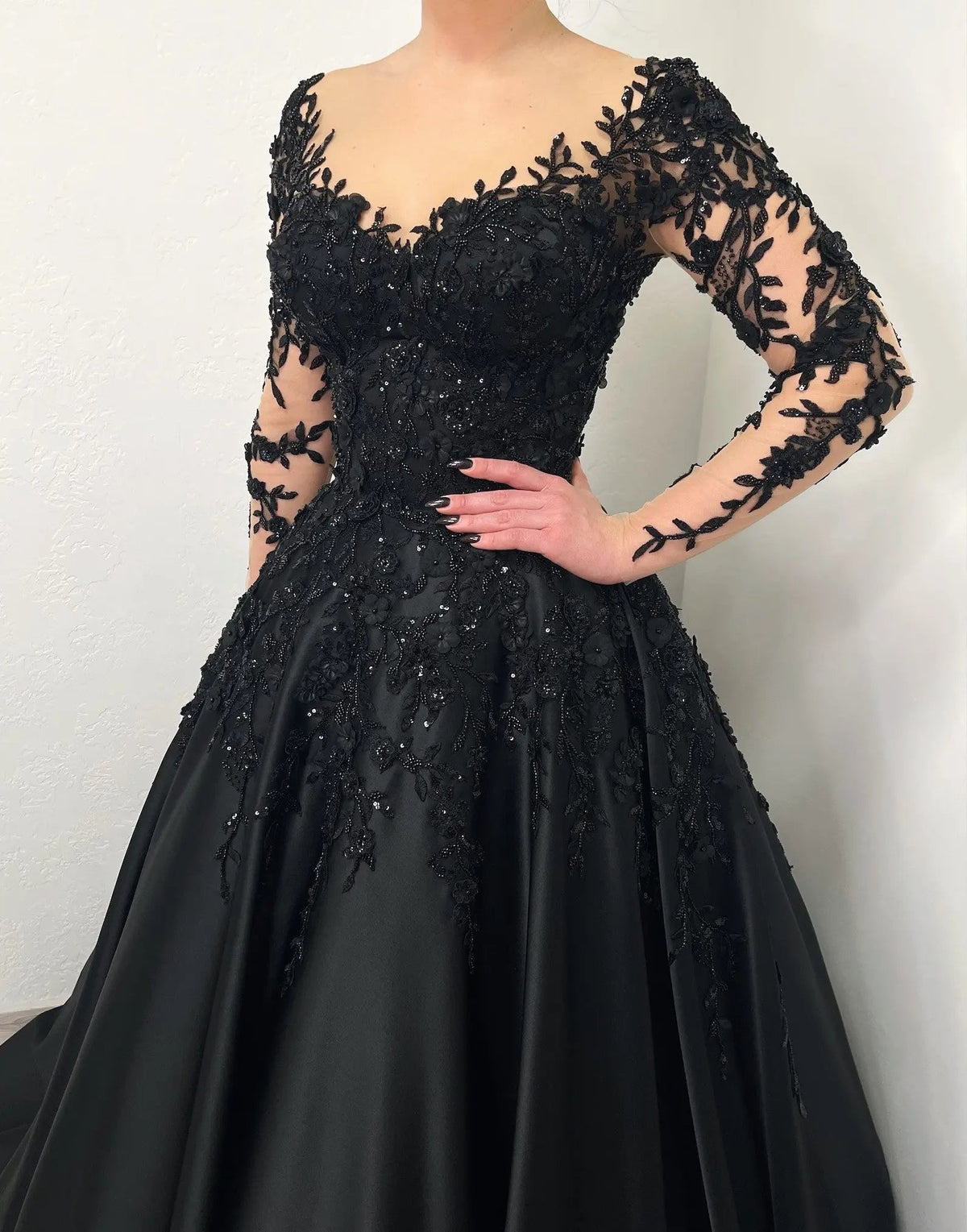 Black Luxury Gothic Wedding Dress Bridal Gown Heavy Beading ZP199
