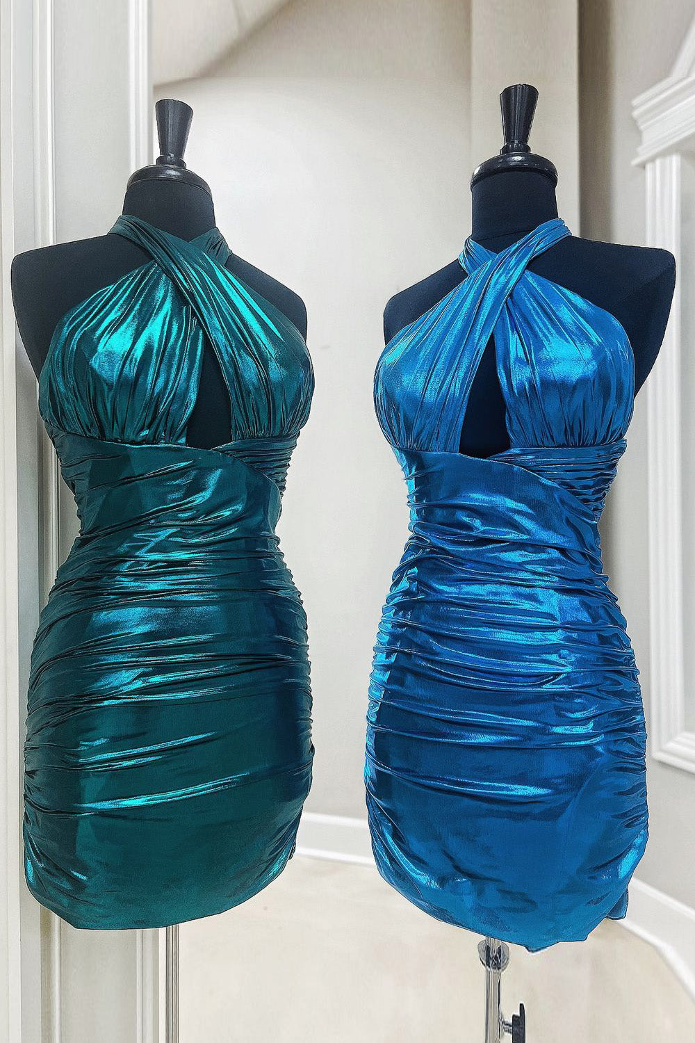 Bodycon Halter Neck Open Back Short Tight Metallic Homecoming Dress - VelvetHem