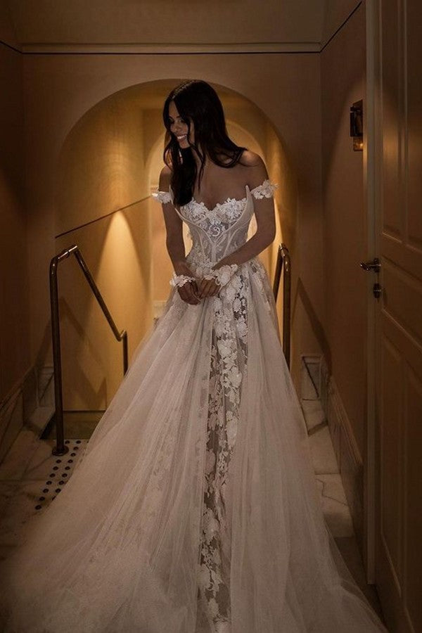 Boho Designer Off-the-shoulder Appliques Wedding Dresses With Lace