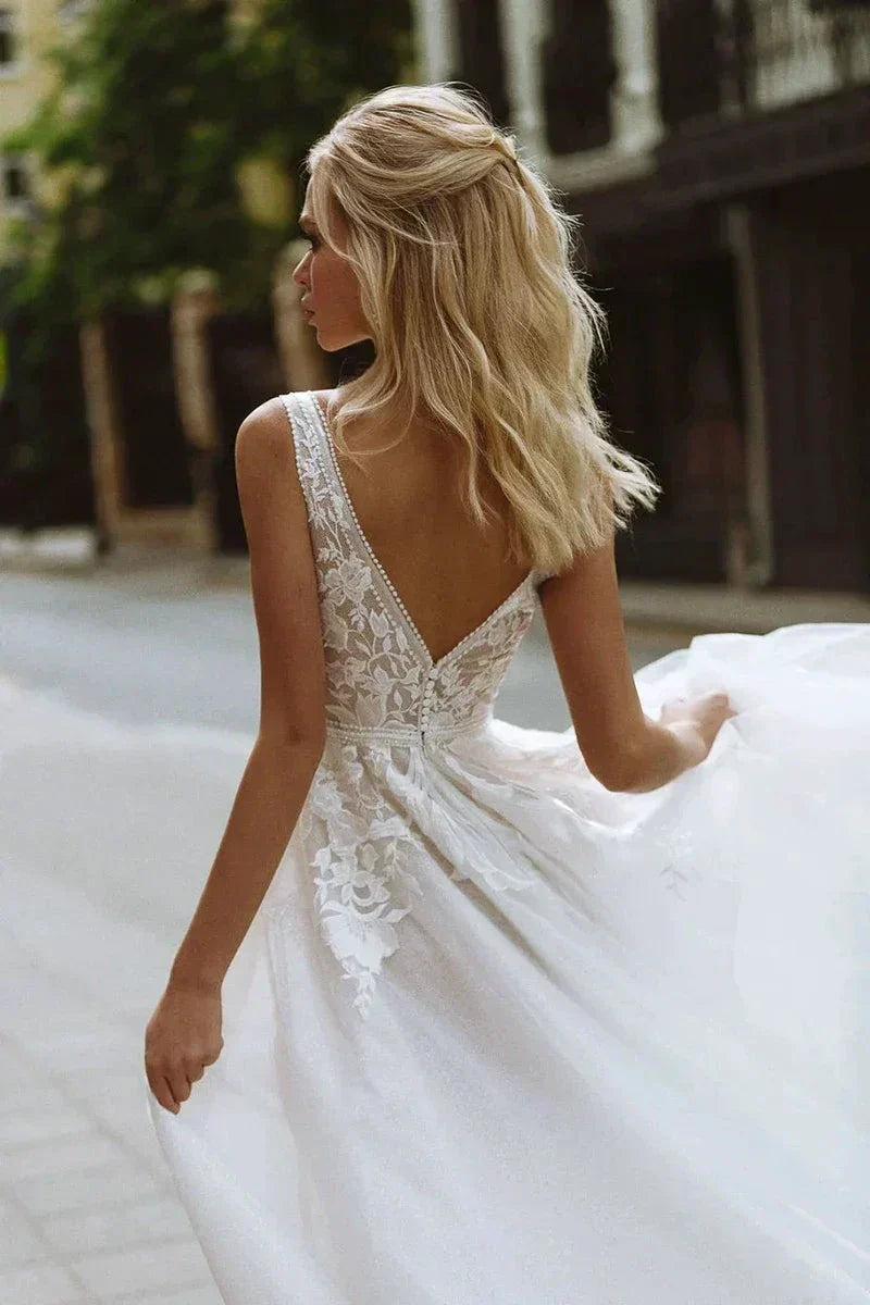 Boho Wedding Dresses V-Neck Appliques Lace A-Line Tulle Wedding Gown Beach Simple Bridal Dress bestidos de novia (ZD13301)