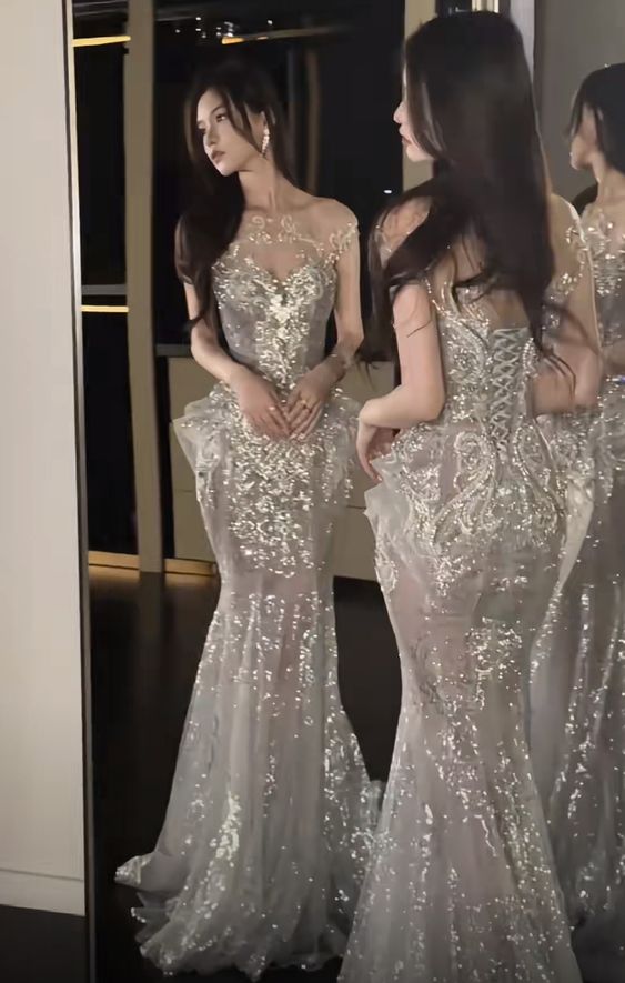 Elegant Mermaid Scoop Tulle Sequin Long Prom Dresses