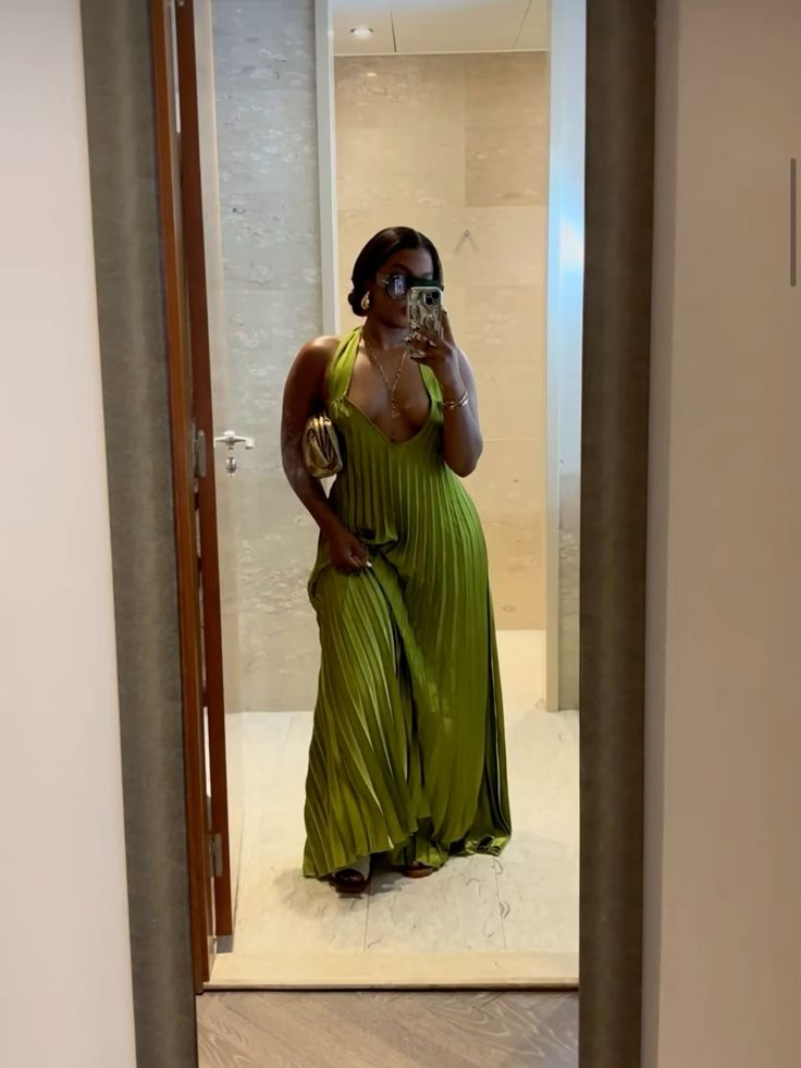 Classy A line Halter Ruffles Floor Length Green Prom Dresses Black Girl Prom Gowns