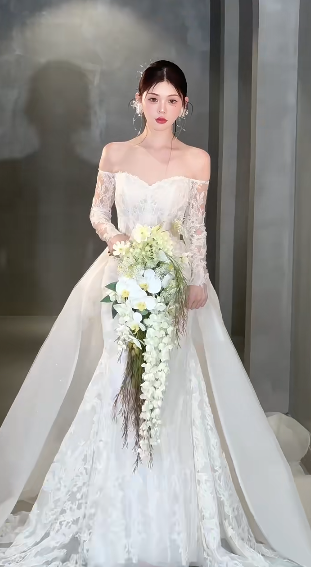 Elegant Mermaid Off The Shoulder Lace Long Sleeves Long Wedding Dresses