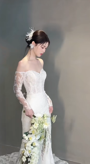 Elegant Mermaid Off The Shoulder Lace Long Sleeves Long Wedding Dresses - View 3 | VelvetHem