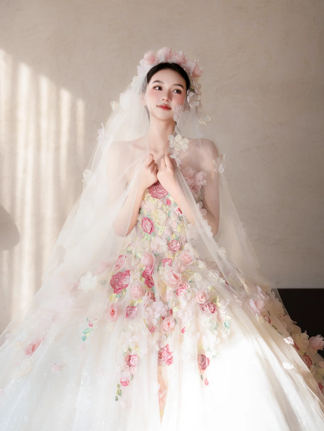 Dreamy Ball Gown Strapless Tulle Applique With Veil Long Wedding Dresses - View 6 | VelvetHem