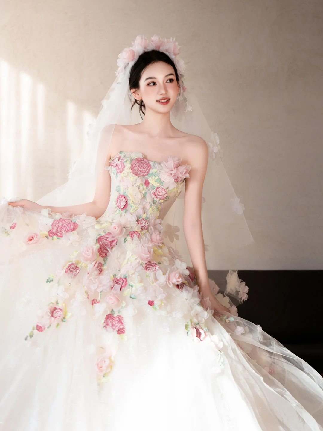 Dreamy Ball Gown Strapless Tulle Applique With Veil Long Wedding Dresses - View 7 | VelvetHem