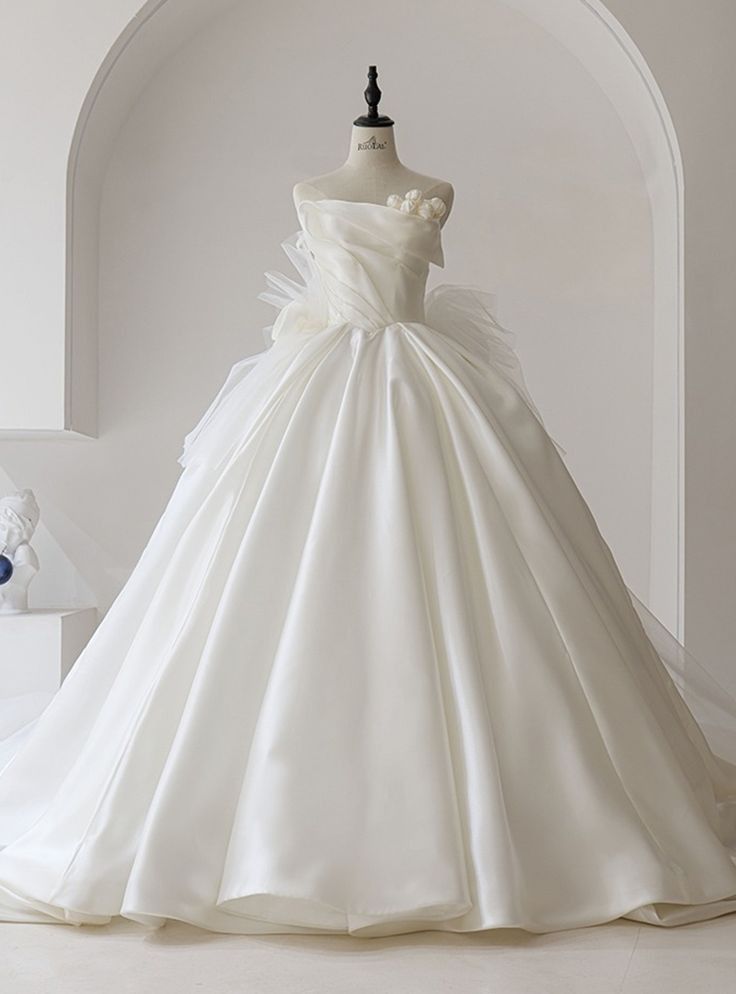 Timeless Ball Gown Strapless Satin Tulle Long Wedding Dresses - VelvetHem