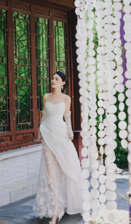 Unique Mermaid Strapless Satin Tulle Applqiue With Sleeves Long Wedding Dresses - View 3 | VelvetHem