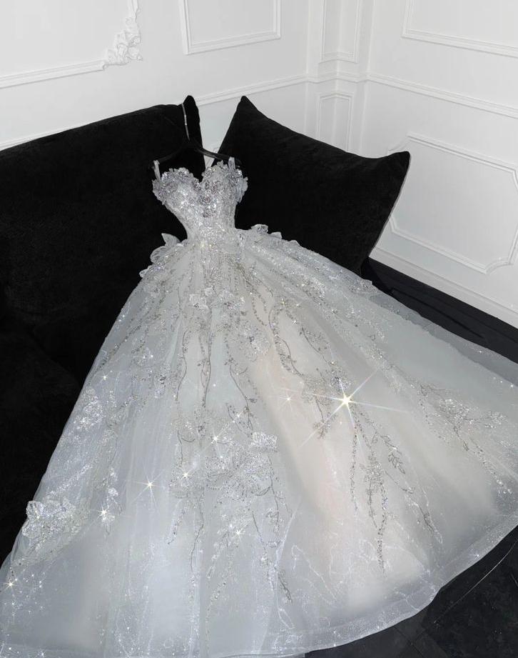 Timeless Ball Gown Spaghetti Straps Tulle Sequin Beads Long Wedding Dresses - VelvetHem