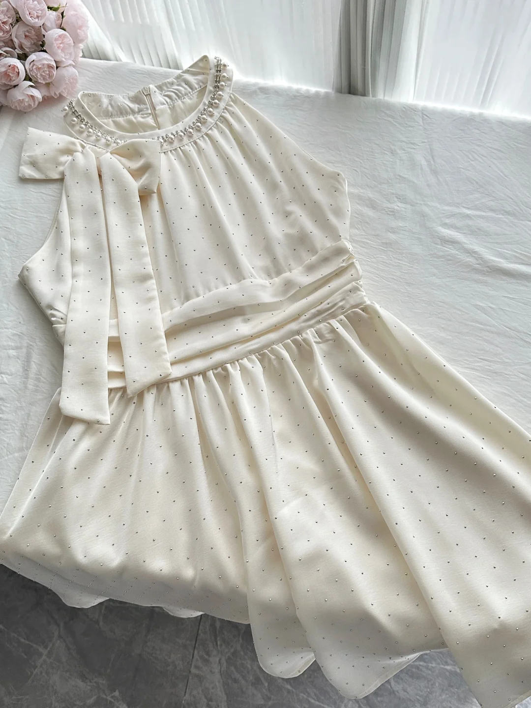 Pretty 19th A Line Halter Satin Beads Short Homecoming Dress Birthday Outfits - View 3 | VelvetHem