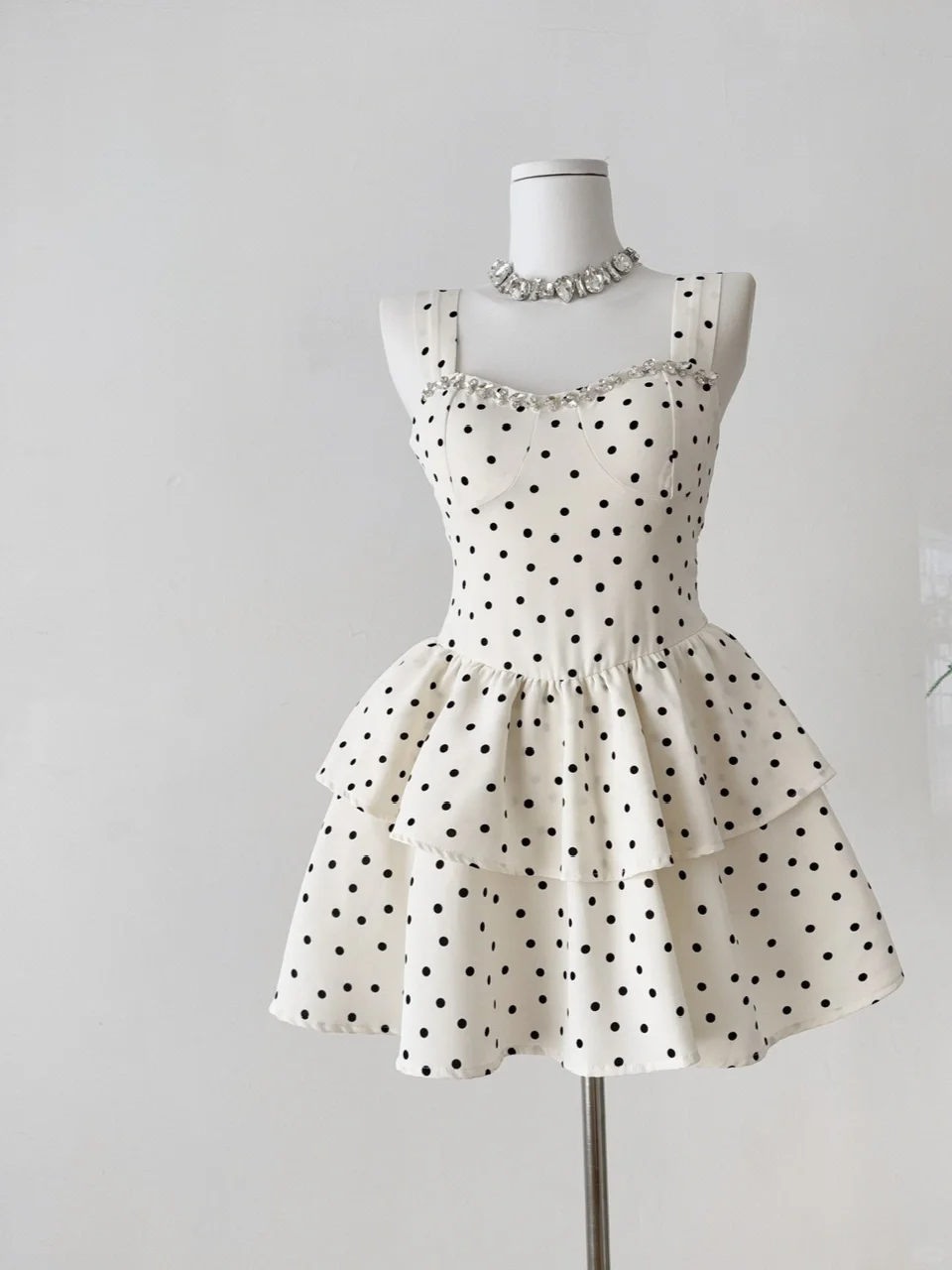 Pretty 17th A Line Sweetheart Satin Polka Dots Beads Short Homecoming Dress Birthday Outfits