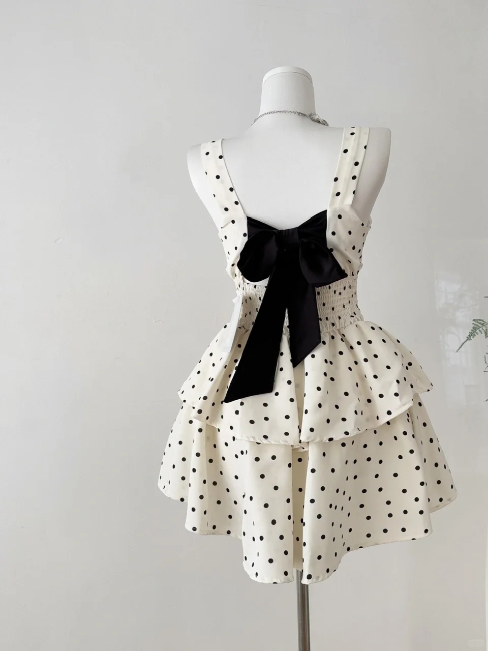 Pretty 17th A Line Sweetheart Satin Polka Dots Beads Short Homecoming Dress Birthday Outfits - View 5 | VelvetHem