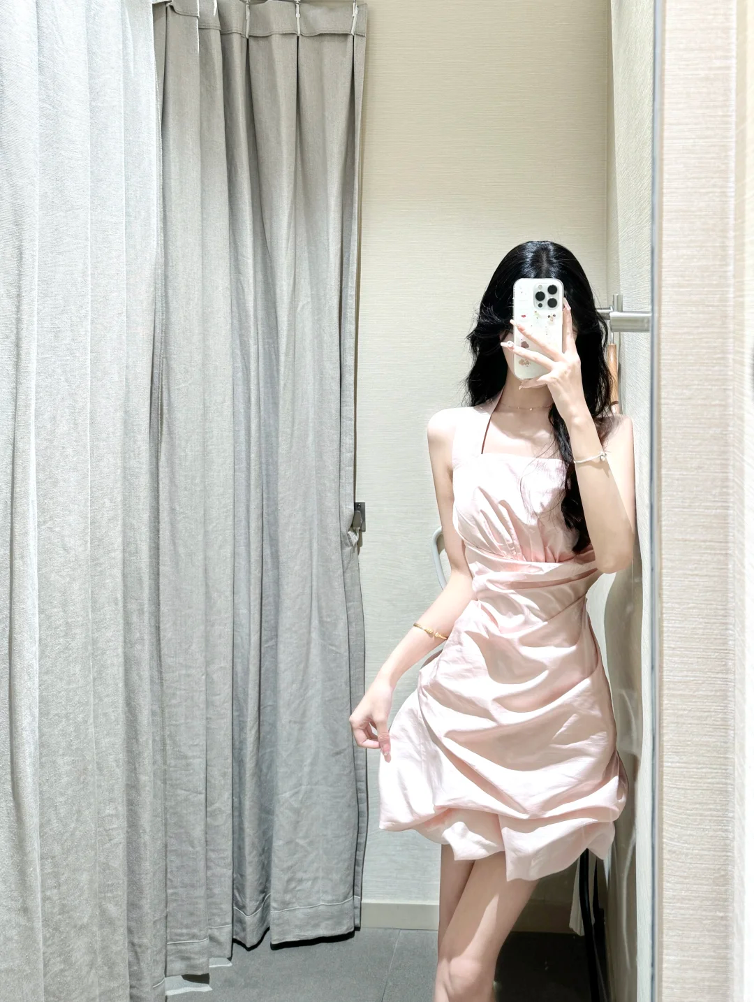Elegant A Line Halter Satin Short Homecoming Dress 19th Birthday Outfits - VelvetHem