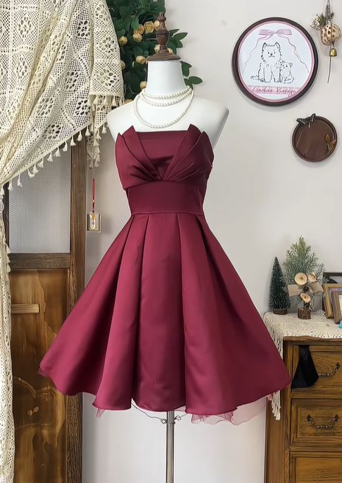 Burgundy A Line Strapless Satin Short Homecoming Dress 19th Birthday Outfits