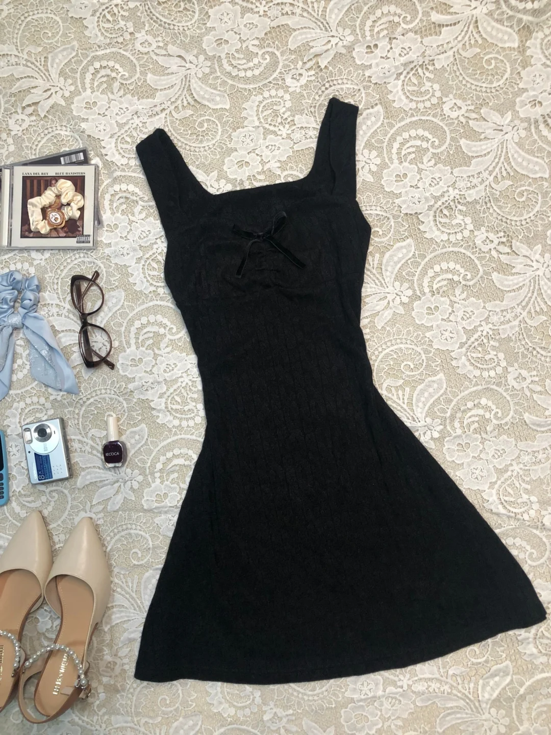 Eelgant A Line Square Black Satin Bow Short Homecoming Dress 18th Birthday Outfits - View 2 | VelvetHem