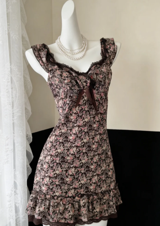 Chic A Line Printed Floral Satin Short Homecoming Dress 18th Birthday Outfits - VelvetHem