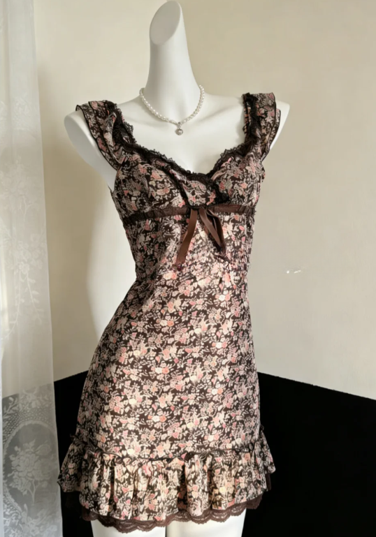Chic A Line Printed Floral Satin Short Homecoming Dress 18th Birthday Outfits - View 3 | VelvetHem