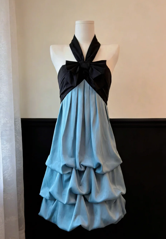 Chic A Line Halter Satin Short Homecoming Dress 16th Birthday Outfits - VelvetHem