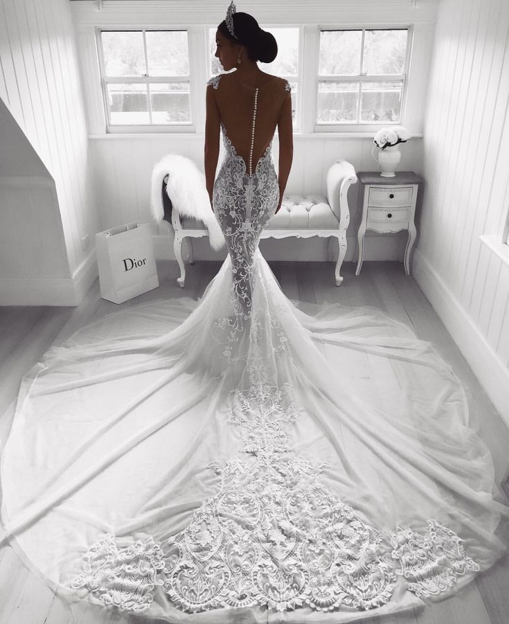 Charming Lace Mermaid Wedding Dress Long Zipper Button Back Bridal Gowns
