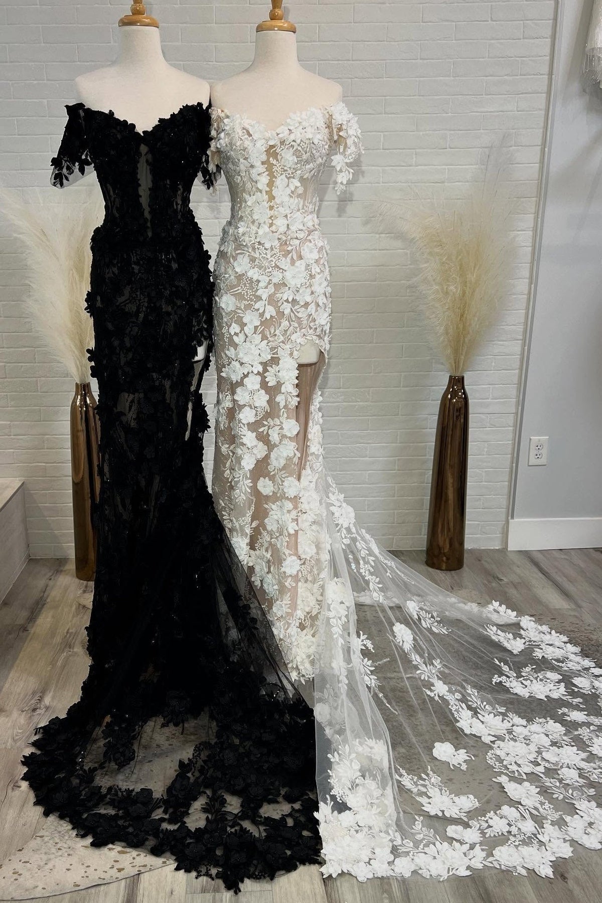 Charming Mermaid Off the Shoulder White/Black Long Prom Dress with Appliques - VelvetHem