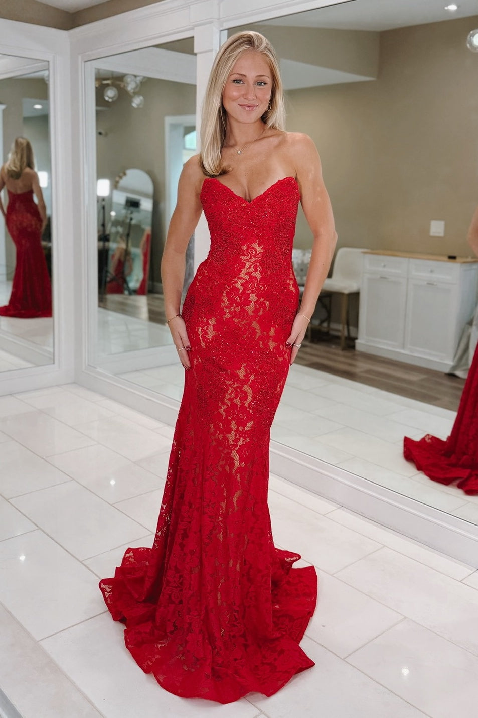 Charming Mermaid Sweetheart Red Lace Long Prom Dress with Train - VelvetHem
