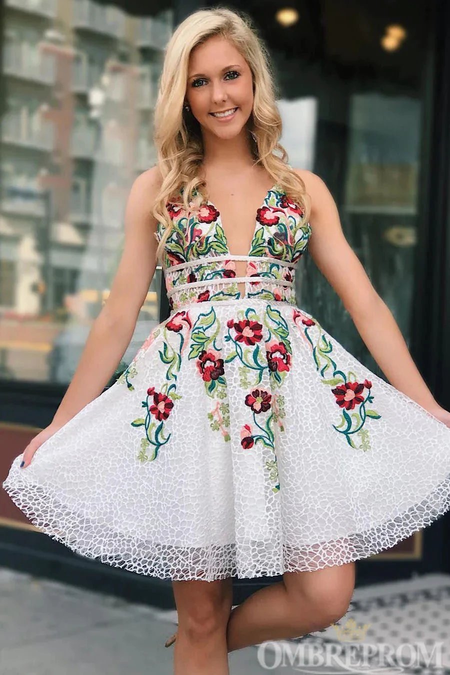 Charming V Neck Lace Short Prom Dresses with Embroidery (ZD11526) - VelvetHem