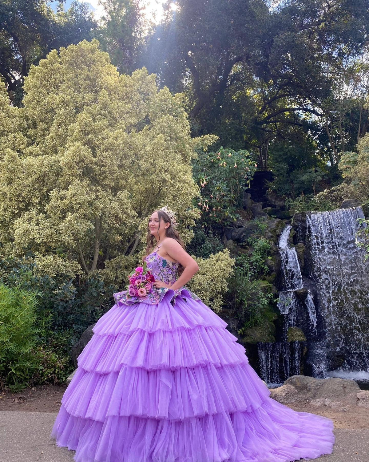 Chic Ball Gown Strapless Spaghetti Straps Flowers Appliques Tiered Lavender Tulle Quinceanera Dress For Sweet 16