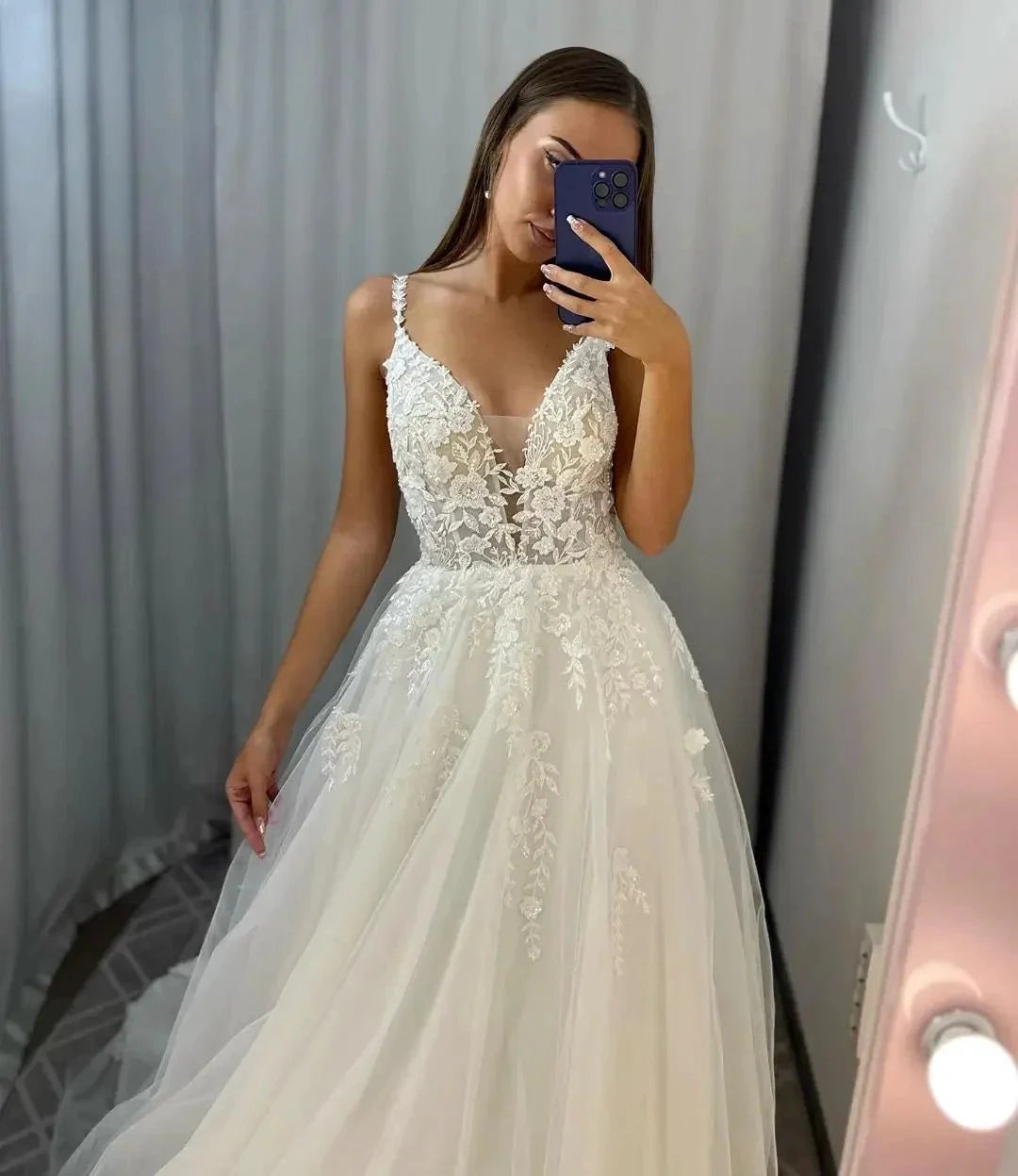 Chic Long Ivory A-line V-neck Tulle Sleeveless Wedding Dress With Lace (ZD15686)