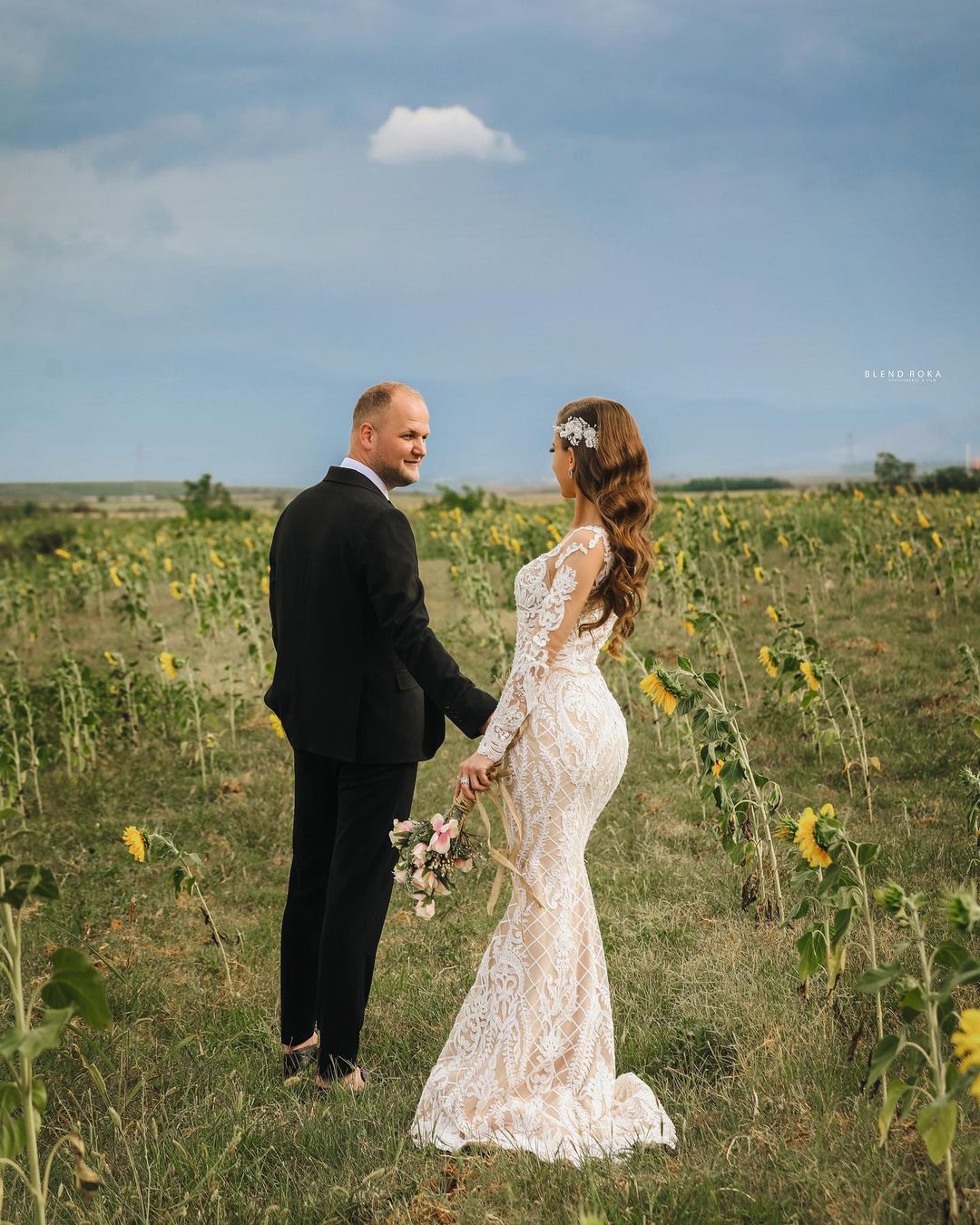 Chic Long Sleeve Boho Beach Wedding Dress Mermaid Lace Bridal Gowns