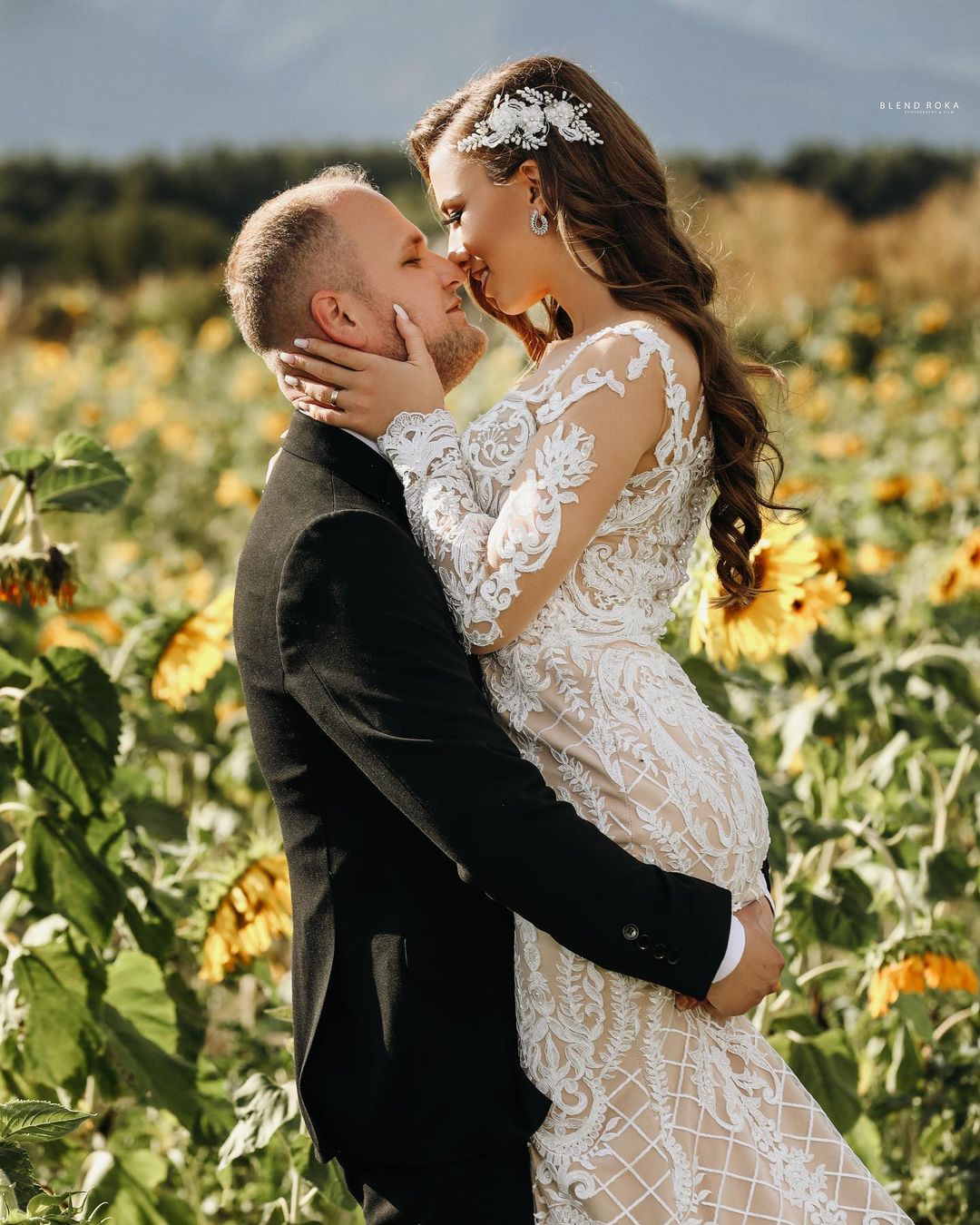 Chic Long Sleeve Boho Beach Wedding Dress Mermaid Lace Bridal Gowns
