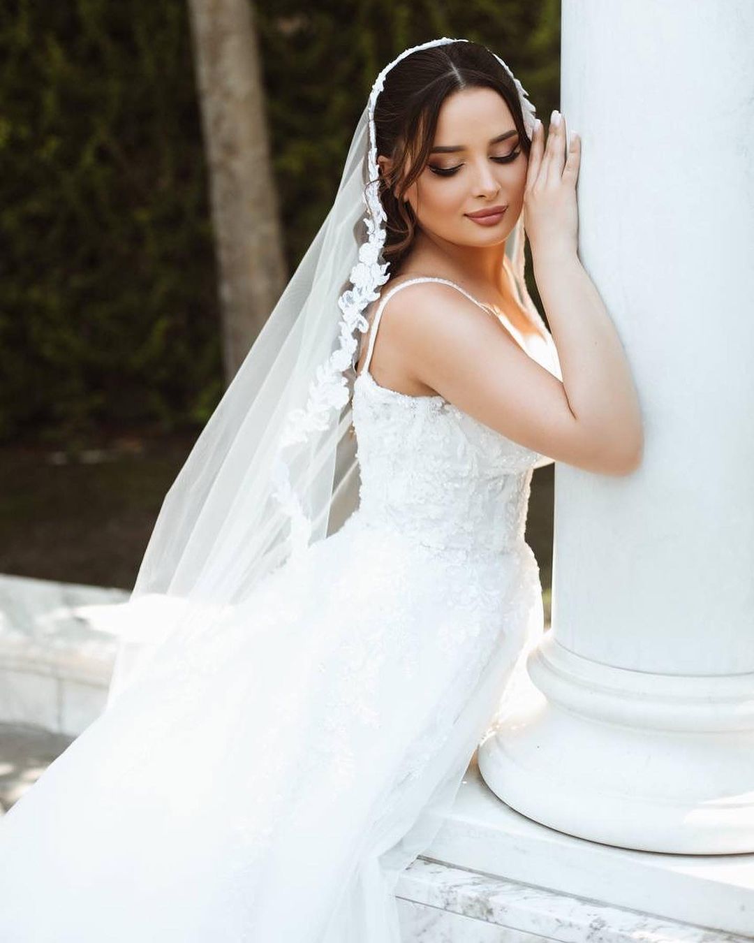 Stylish Long White A-line Spaghetti Strap Lace Sleeveless Wedding Dress (ZD17475)