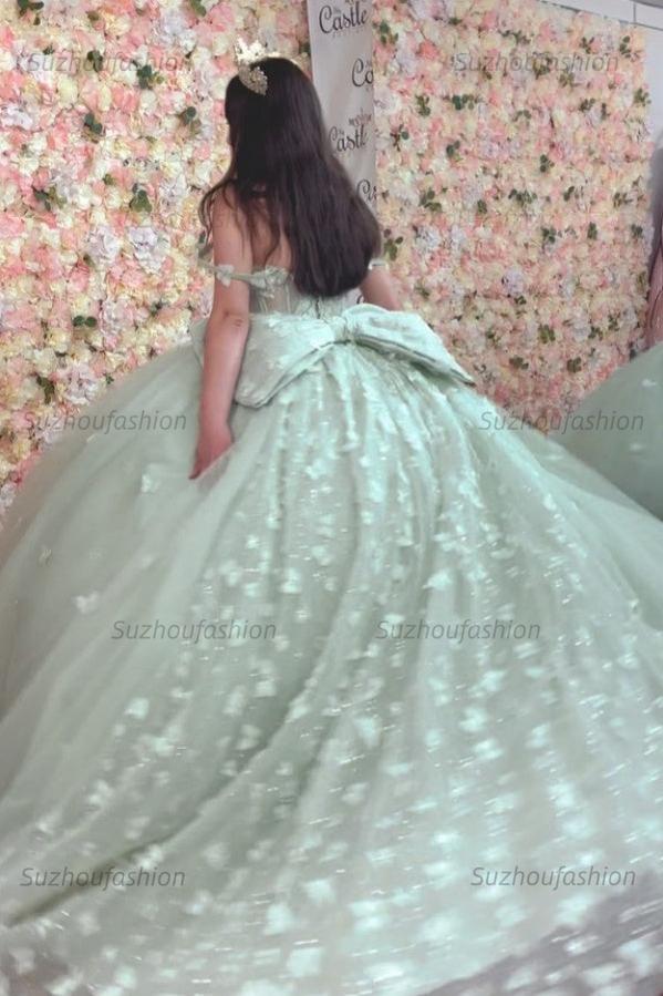 Chic & Modern Ball Gown Off Shoulder Sleeveless Pleated 3D Butterflies Appliques Big Bow Knot Mint Green Tulle Quinceanera Dress Birthday Party Dress For Sweet 16