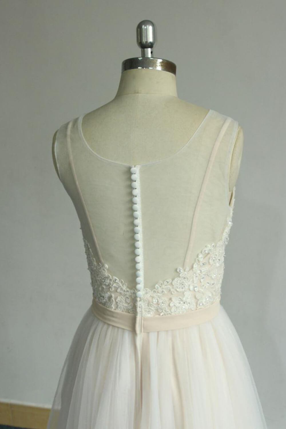 Chic Straps Sleeveless Appliques Wedding Dress | A-line Tulle White Bridal Gowns