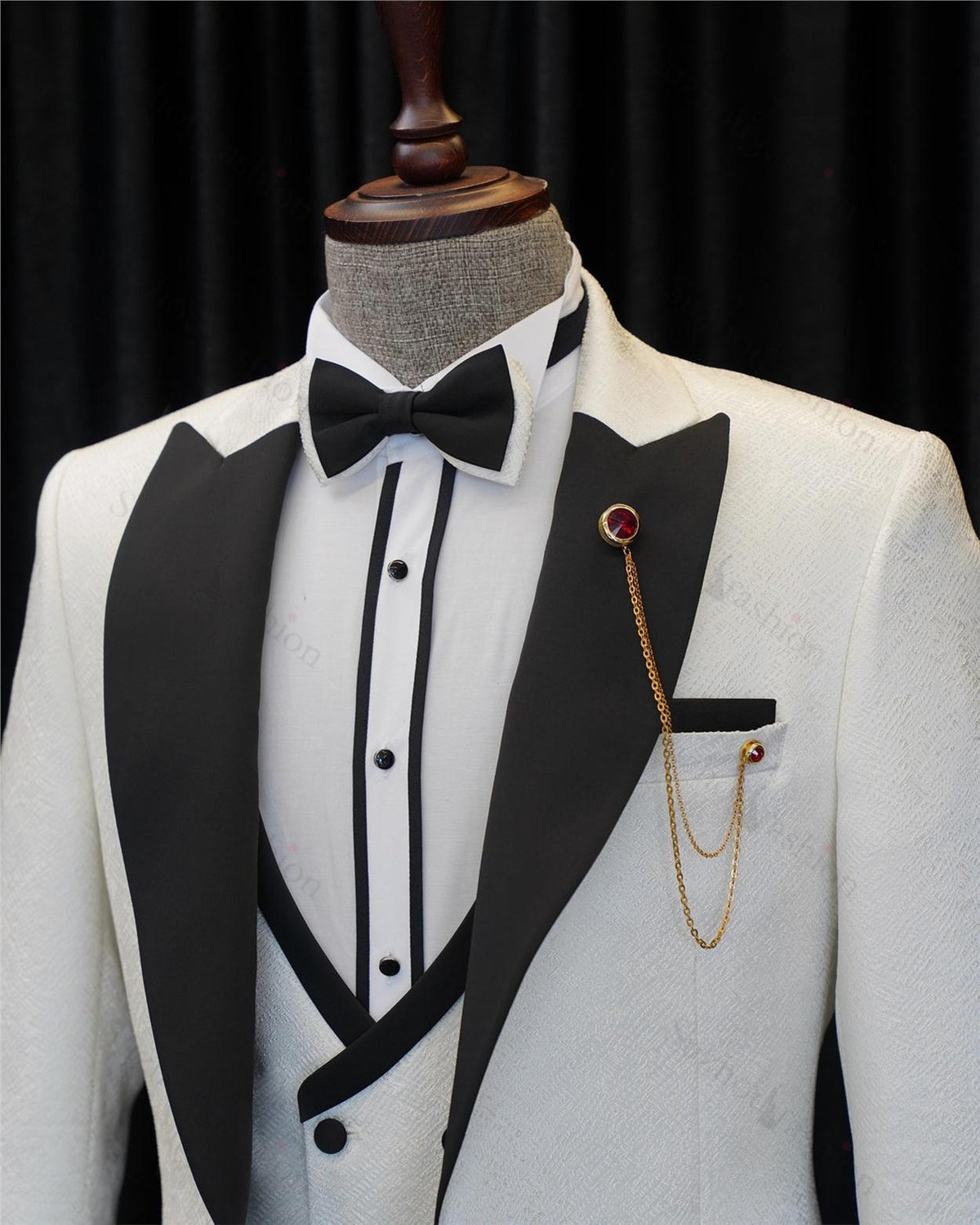 Chic White 3 Piece Jacquard Wedding Suit for Men