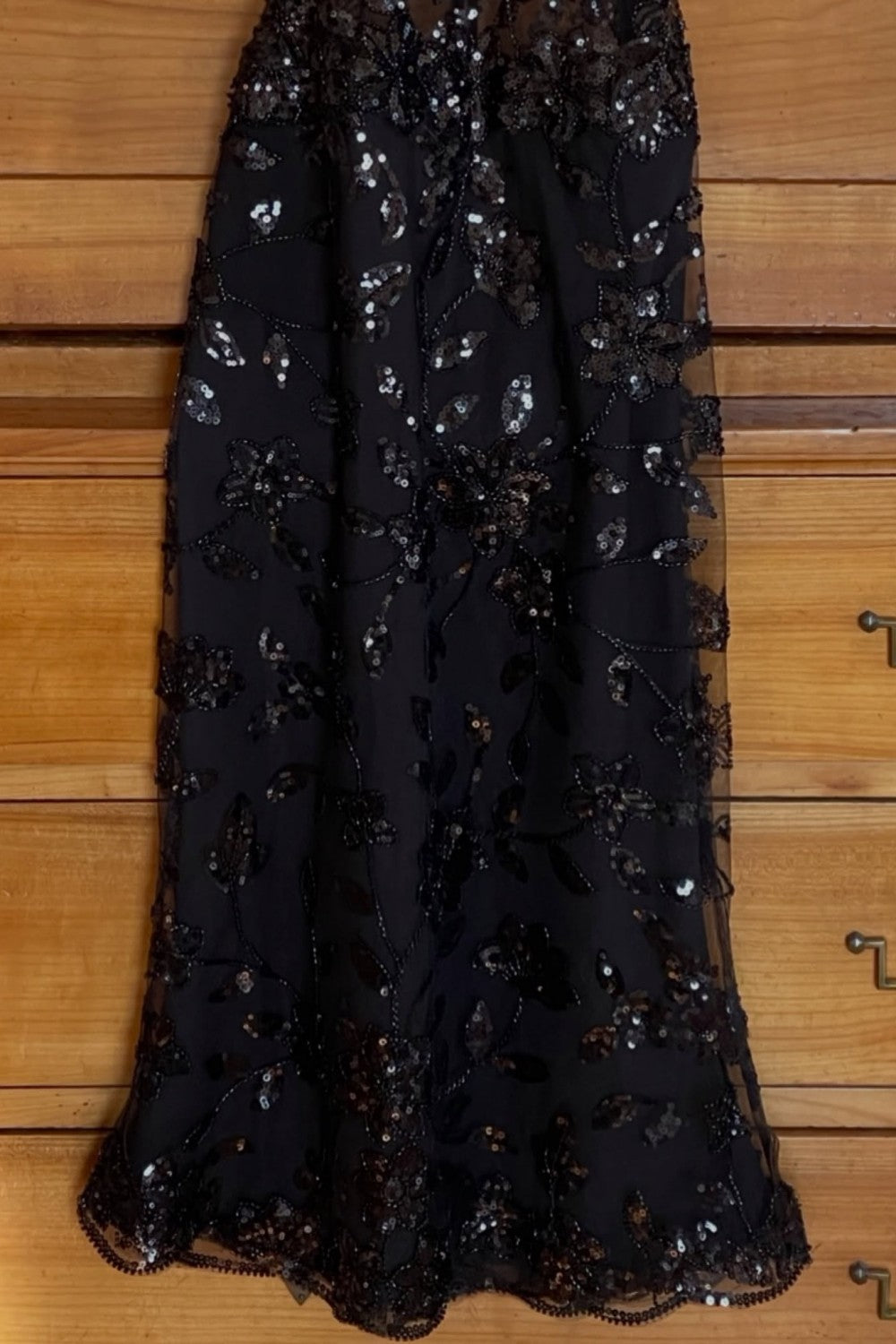 Chic Black Sheer Lace Midi Homecoming Dress with Floral Appliqu�� and Spaghetti Straps