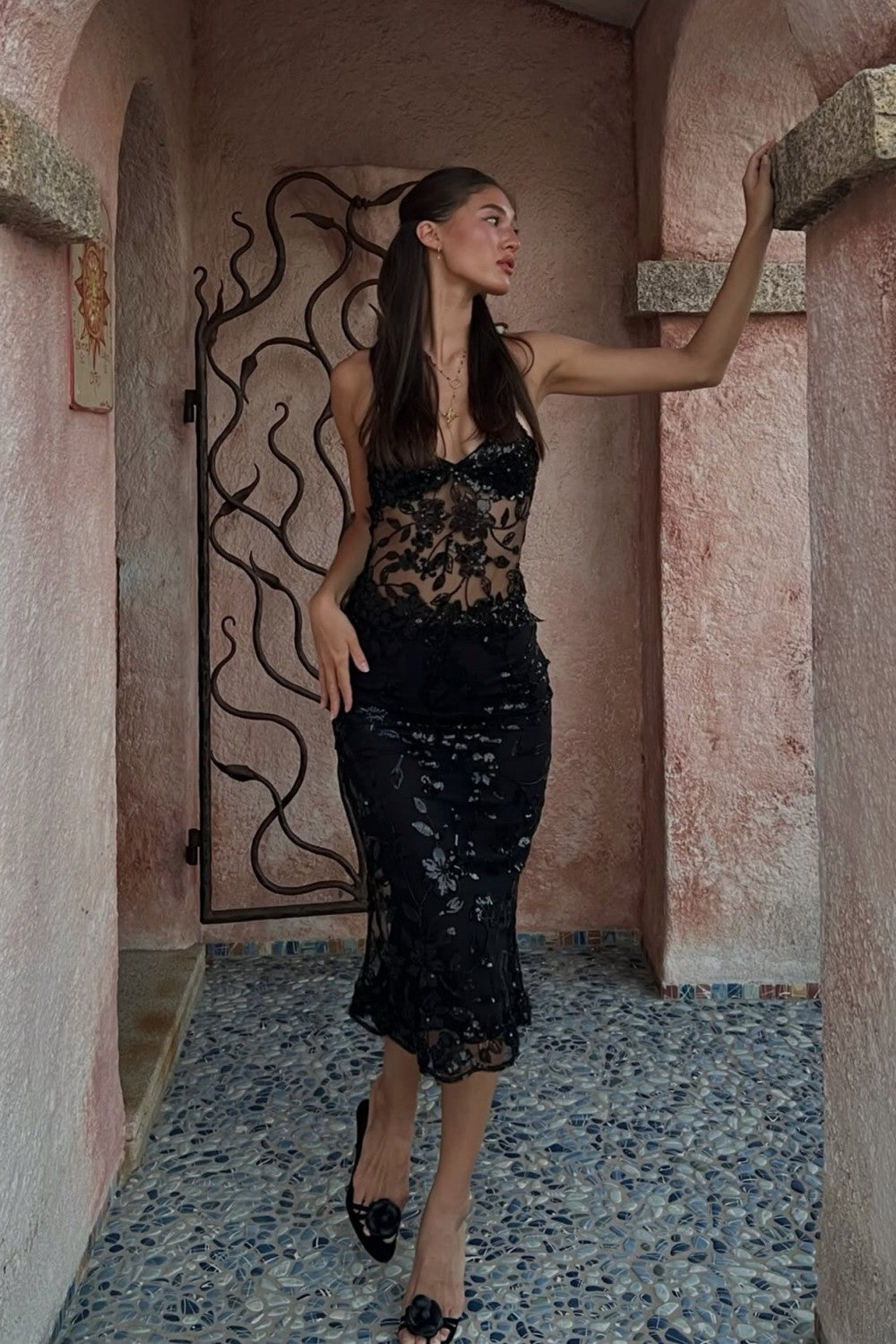 Chic Black Sheer Lace Midi Homecoming Dress with Floral Appliqu�� and Spaghetti Straps