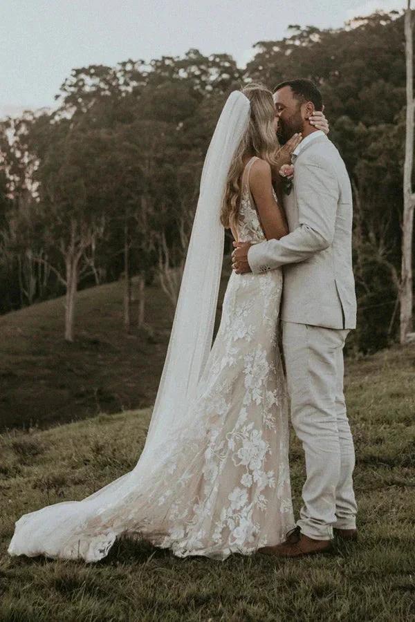 Chic Sheath Column V Neck Floral Lace Rustic Wedding Dress Bridal Gown (ZD16163)