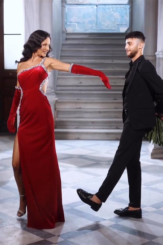 Classy Red Straps Sequins Mermaid Evening Dresses With Split