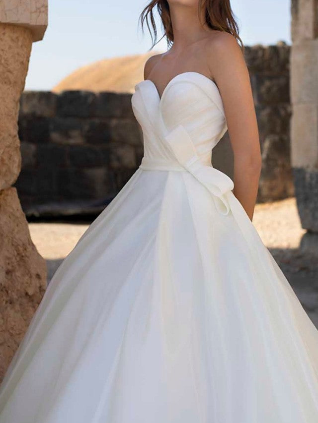 Country Plus Size A-Line Wedding Dress Sweetheart Sleeveless Bridal Gowns with Sweep Train