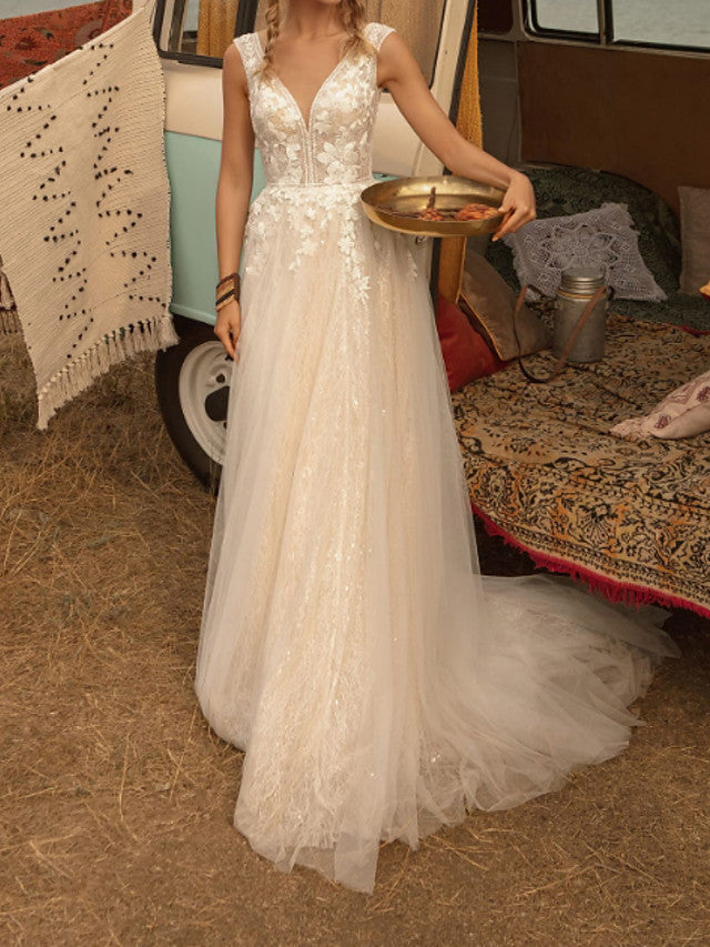 Country Plus Size A-Line Wedding Dress V-neck Lace Tulle Jersey Sleeveless Bridal Gowns with Sweep Train