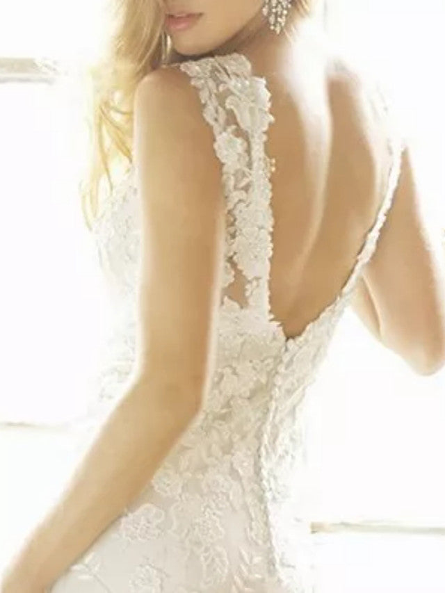 Country Plus Size Sheath Beach Wedding Dress V-neck Lace Sleeveless Bridal Gowns with Sweep Train