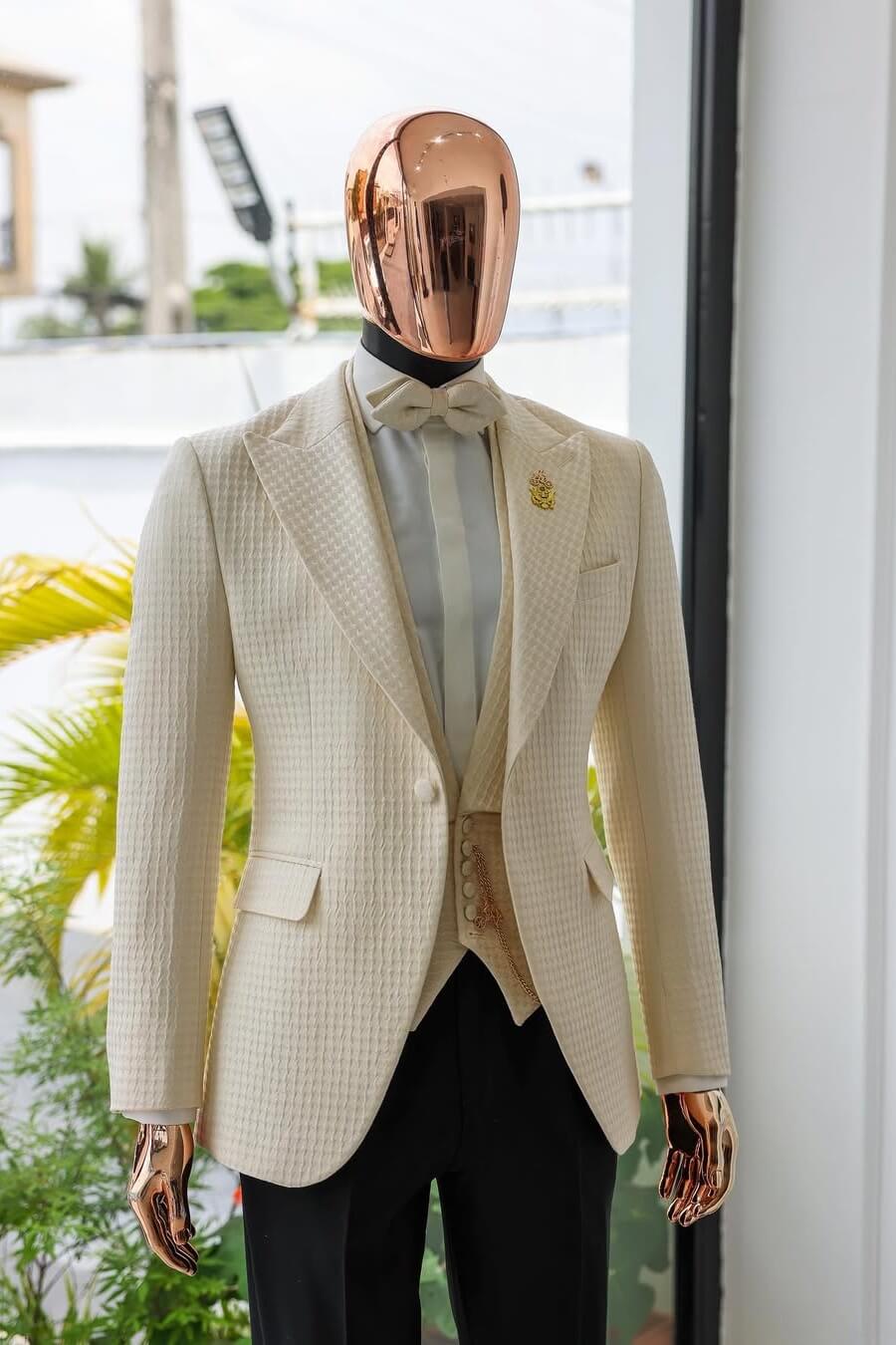 Cream White Wedding Suit Peak Lapel Stuffed Slanted Square Patterned jacquard Prom Suit