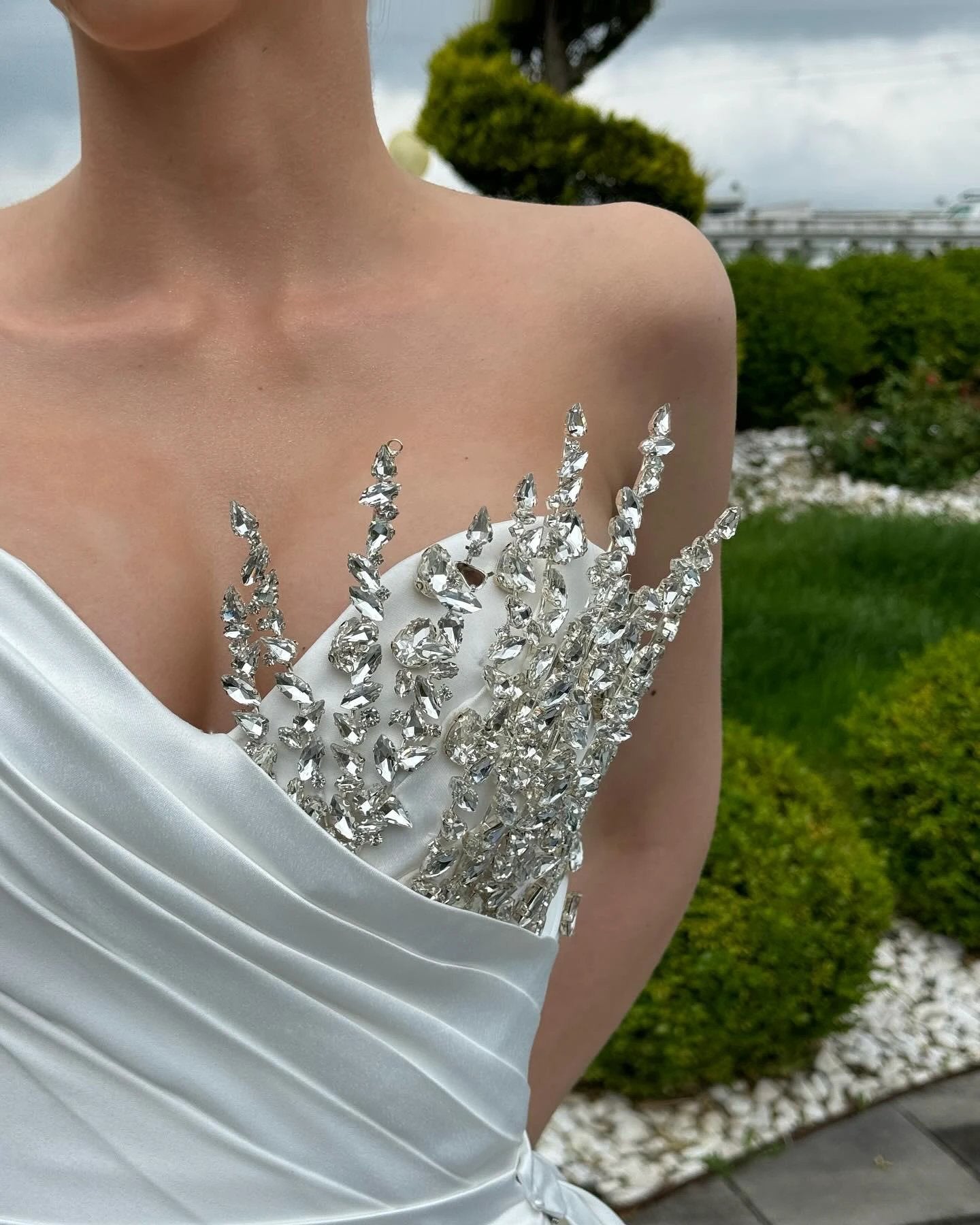 Designer A-Line Sweetheart Sleeveless Rhinestone Satin White Wedding Dress (ZD15579)