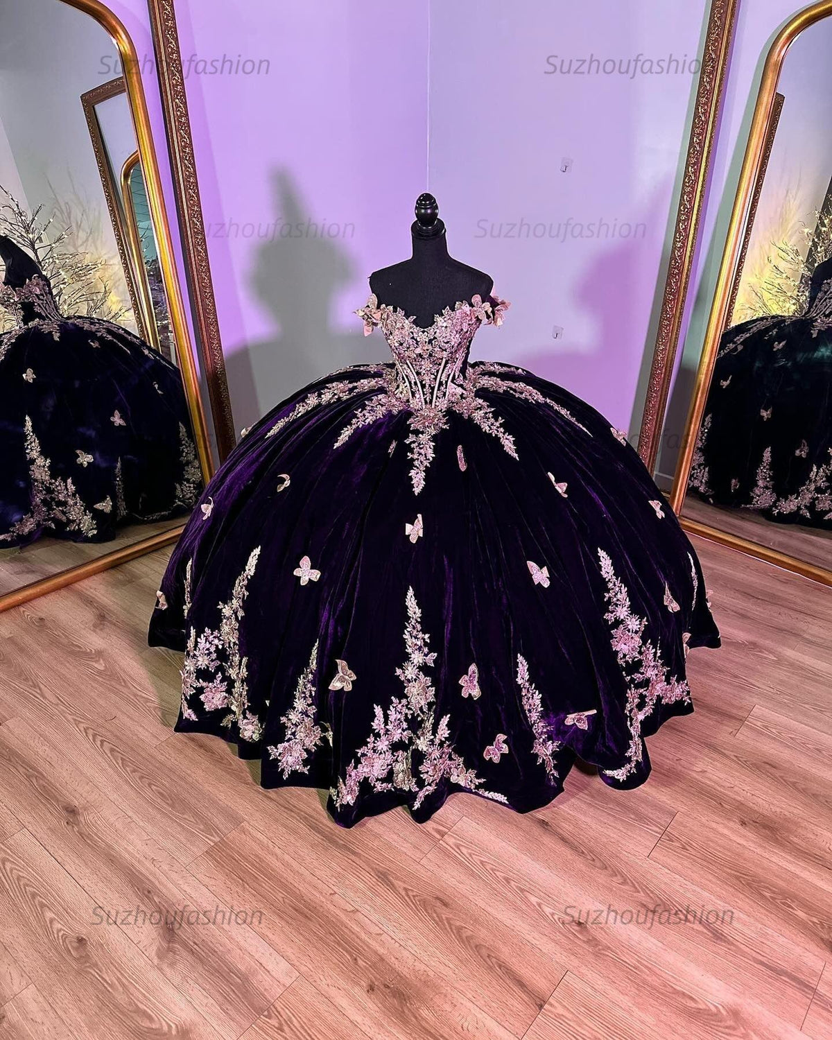 Elegant Ball Gown Off Shoulder Beaded Gold Flowers Butterfly Appliques Dark Purple Velvet Quinceanera Dress For Sweet 16