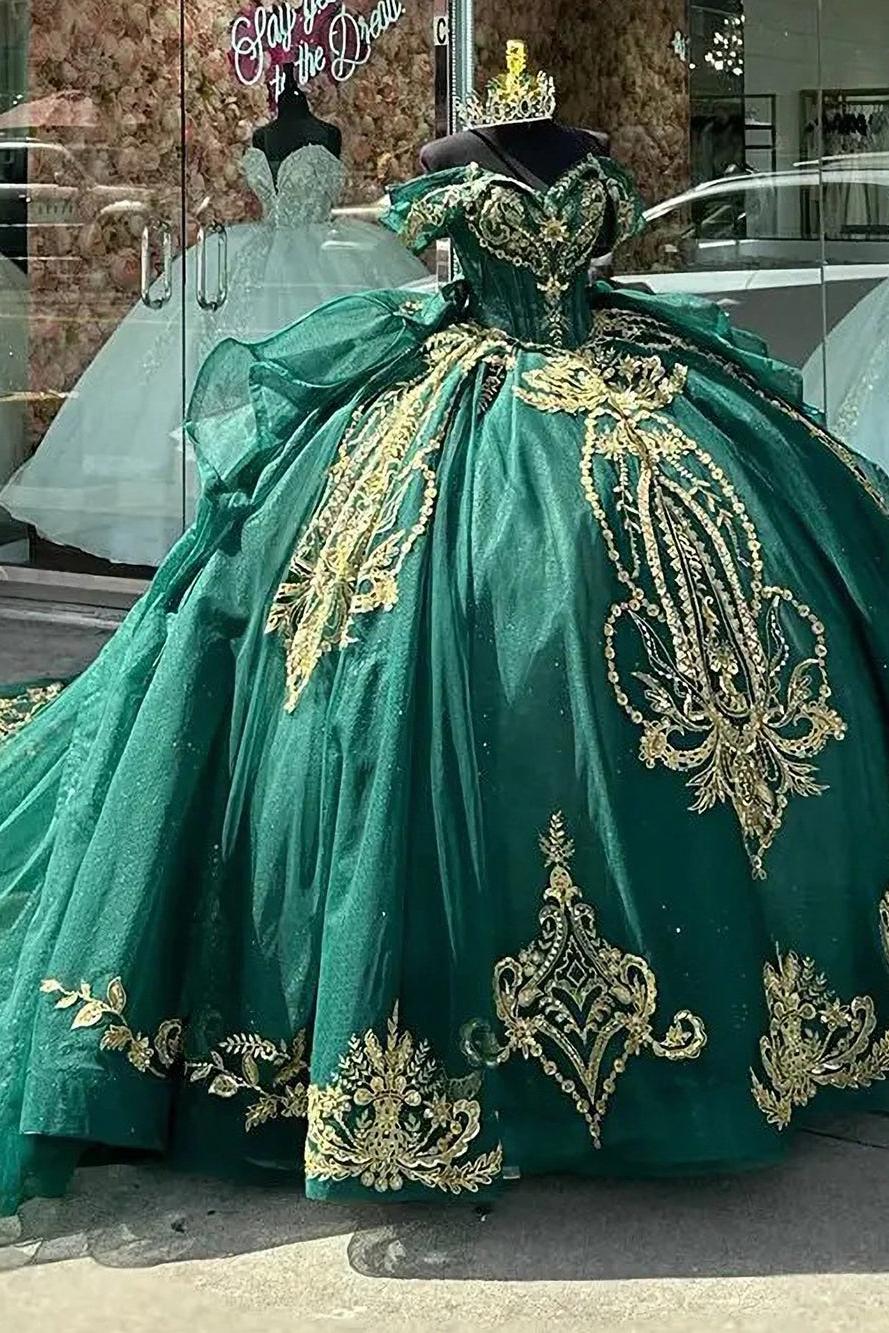 Elegant Ball Gown Off Shoulder Gold Lace Appliques Beaded Ruffles Emerald Green Tulle Quinceanera Dress Princess Birthday Party Gown For Sweet 16