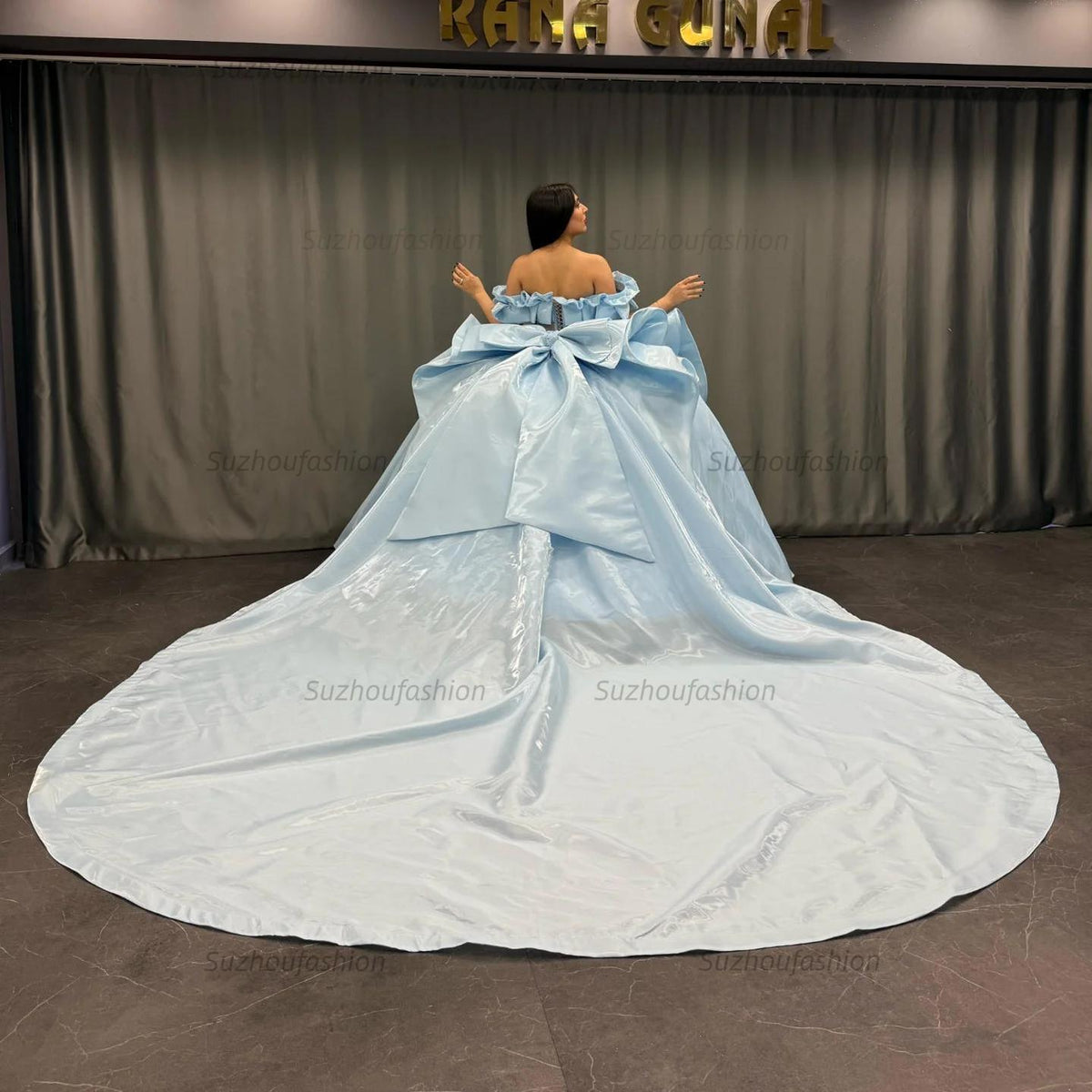 Elegant Ball Gown Off Shoulder Sleeveless Beaded Sequins Appliques Pleated Big Bow Knot Baby Blue Satin Quinceanera Dress Birthday Party Dress For Sweet 16