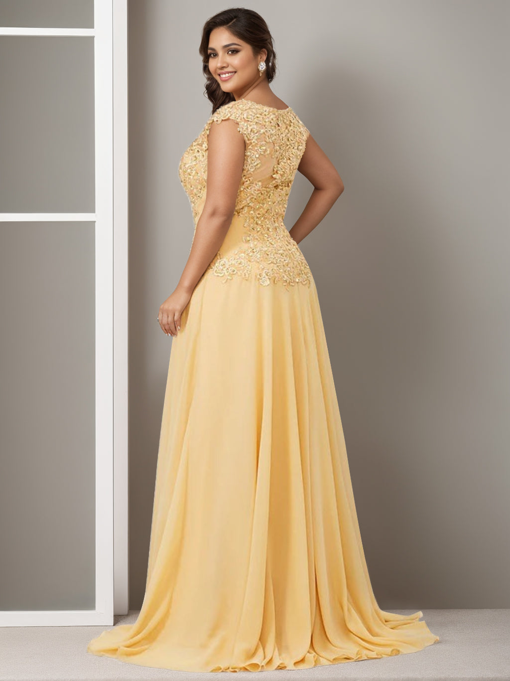 Elegant Plus Size Mother of the Bride A Line Long Dress with Jewel Neck and Beading Appliques
