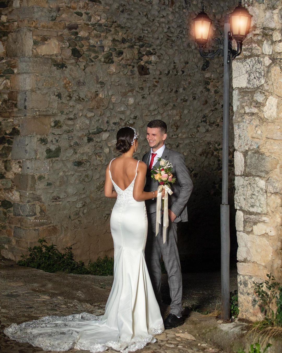 Elegant Spaghetti-Straps Lace Beach Wedding Dress Mermaid Bridal Gowns