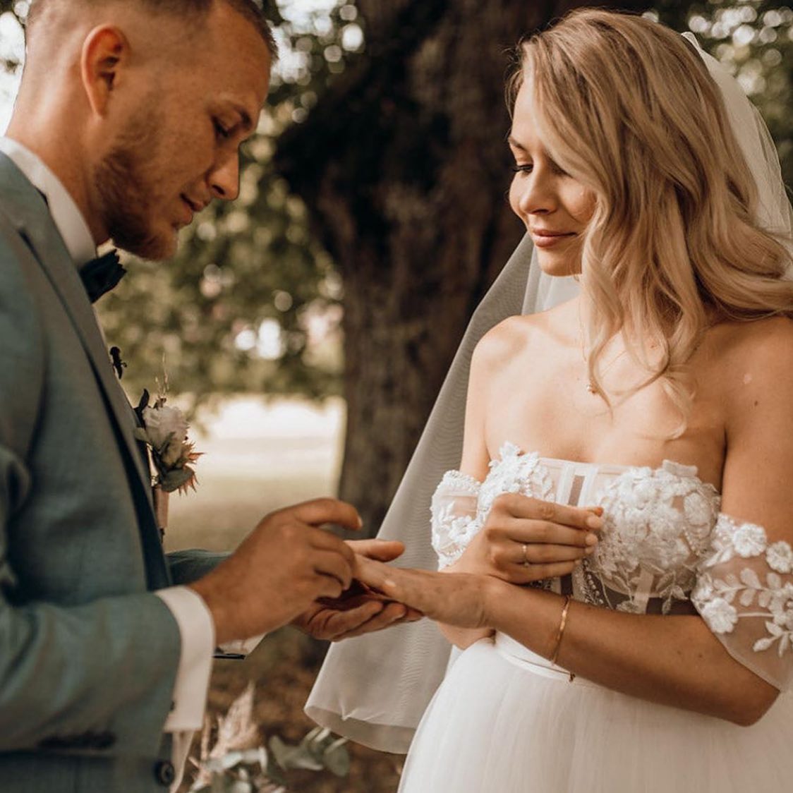 Elegant Strapless Illusion A-Line Beach Wedding Dress with Lace